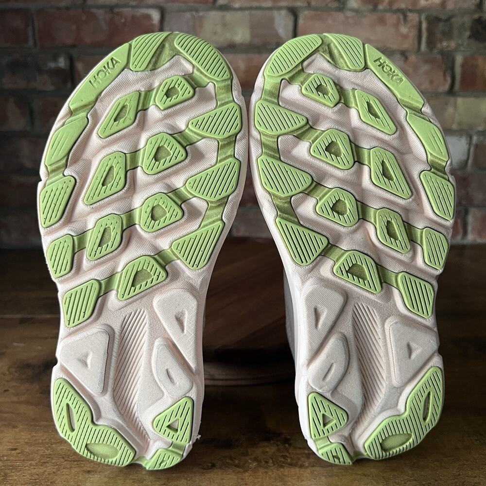 Hoka One One Clifton 9 Women's 7 Max Cushion Vanilla Running Shoes Sneakers - Picture 4 of 16